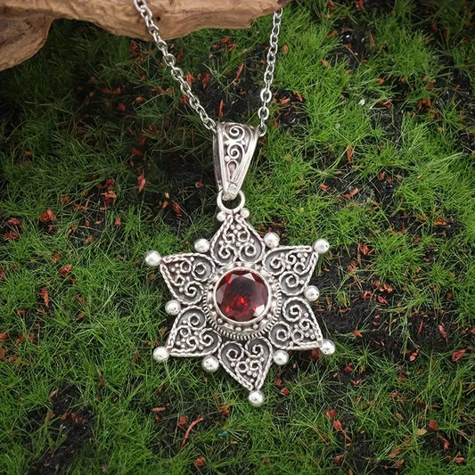 Jessindra Carmalyth Halsband | Vitt guld 0